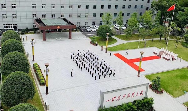 市人大常委会机关举行升国旗仪式