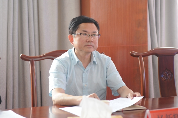 杨新辉副主任出席会议.JPG