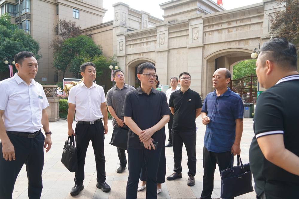 李育智开展“三亮、五进、当好五员”及“六融入”活动